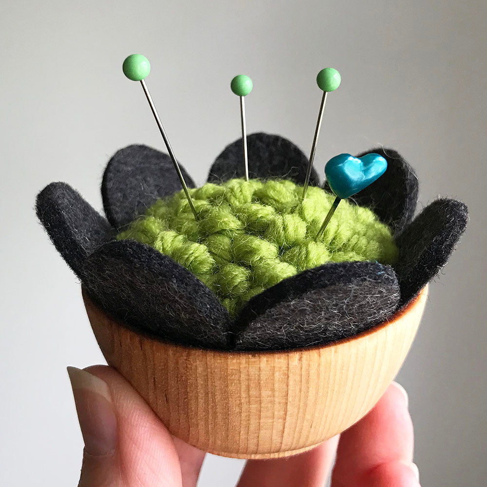 LLAMALLOOMA Pompom Maker