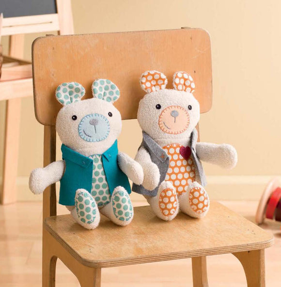 Tagalong Teddy - photo sample from Present Perfect