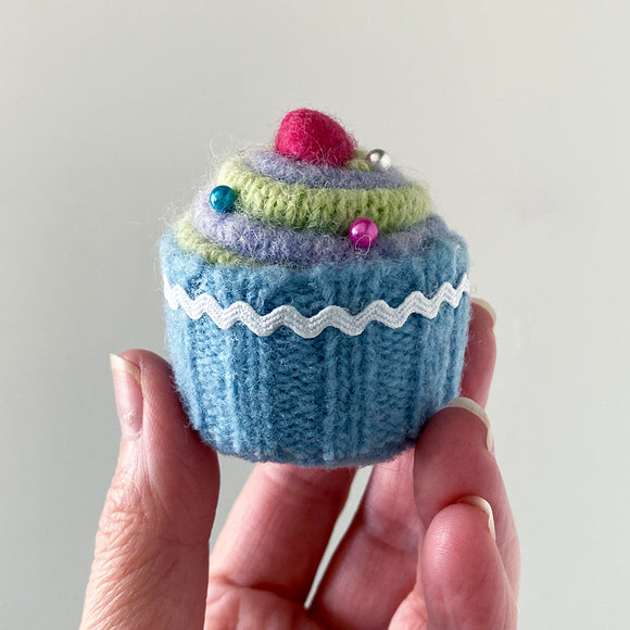 Mini Cupcake Pincushion